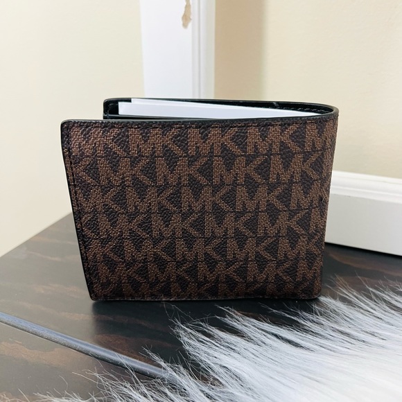 Michael Kors Cooper Billfold Men’s Wallet with Coin Pocket - Picture 5 of 16